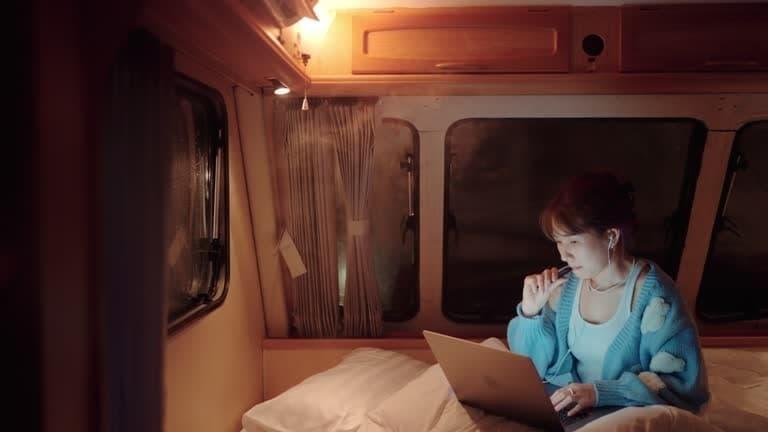 E cigi bolt unveils the top picks and buying guide for flavored e cigarettes fans