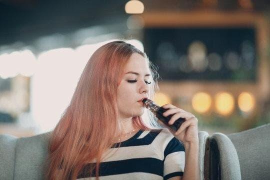 Exploring e-zigaretten and the latest electronic cigarette consequences shaping public health and policy